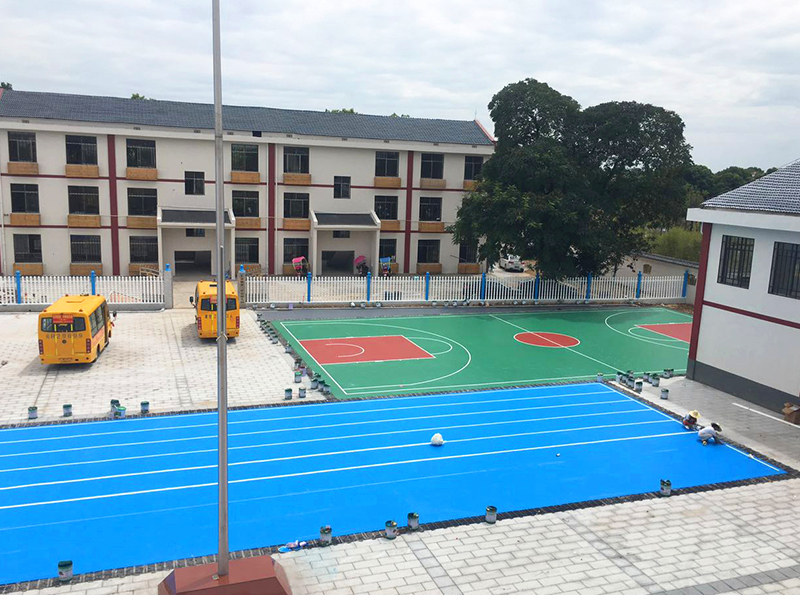 幼儿园塑胶跑道与硅PU球场施工关键点全解析